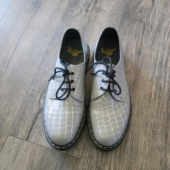 Dr. Martens Gray Crocodile Pattern Oxfords - Picture 2 of 8